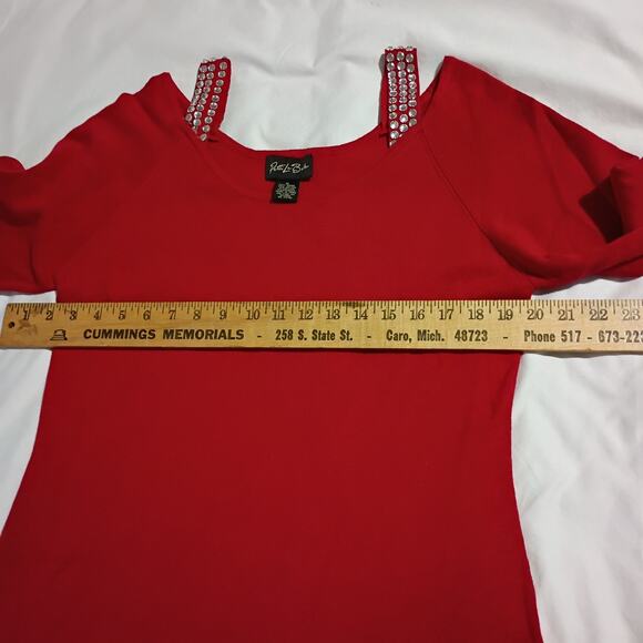 CHRISTMAS Sweater Medium Peak-a-Boo Shoulder Bedazzled Red 3/4-sleeved Tunic - Picture 7 of 9